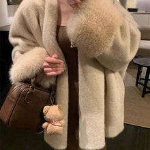 2026 Winter Hot Fashion Girls Oversized Gradient Fur Coat Women Thick Warm Outerwear Fluffy Faux Fox Fur Jacket