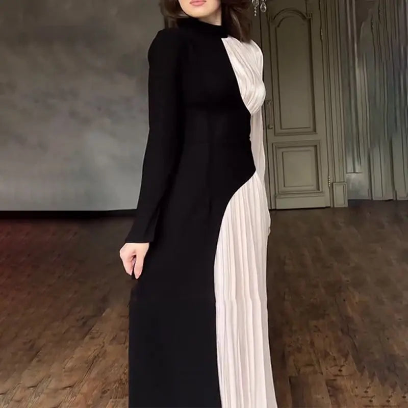 Round Neck Color Blocked Long Sleeved