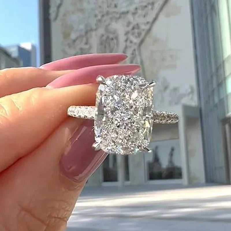2026 Inlaid Oval Pigeon Egg Cube Zirconia Ring, Fashionable and Personalized Platinum  Engagement High-quality Jewelry