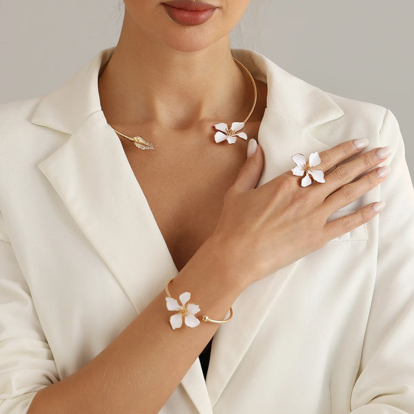 Gold-Plated Enamel Flower Jewellery Set – Necklace, Bracelet & Ring