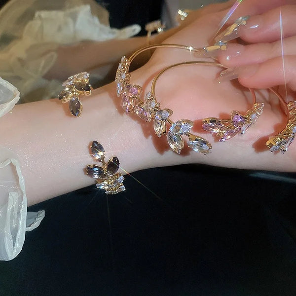 Zircon leaf gold bracelet with sparkling zircon stones