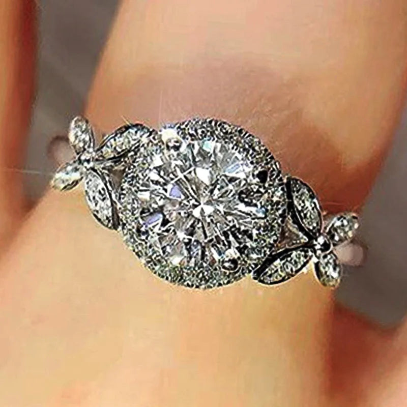2026 Inlaid Oval Pigeon Egg Cube Zirconia Ring, Fashionable and Personalized Platinum  Engagement High-quality Jewelry