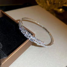 Zircon leaf gold bracelet with sparkling zircon stones