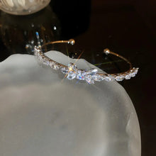Zircon leaf gold bracelet with sparkling zircon stones