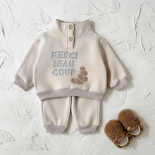 Baby tracksuit set with letter-print sweatshirt and matching pants