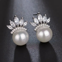 Pearl Flower Stud Earrings