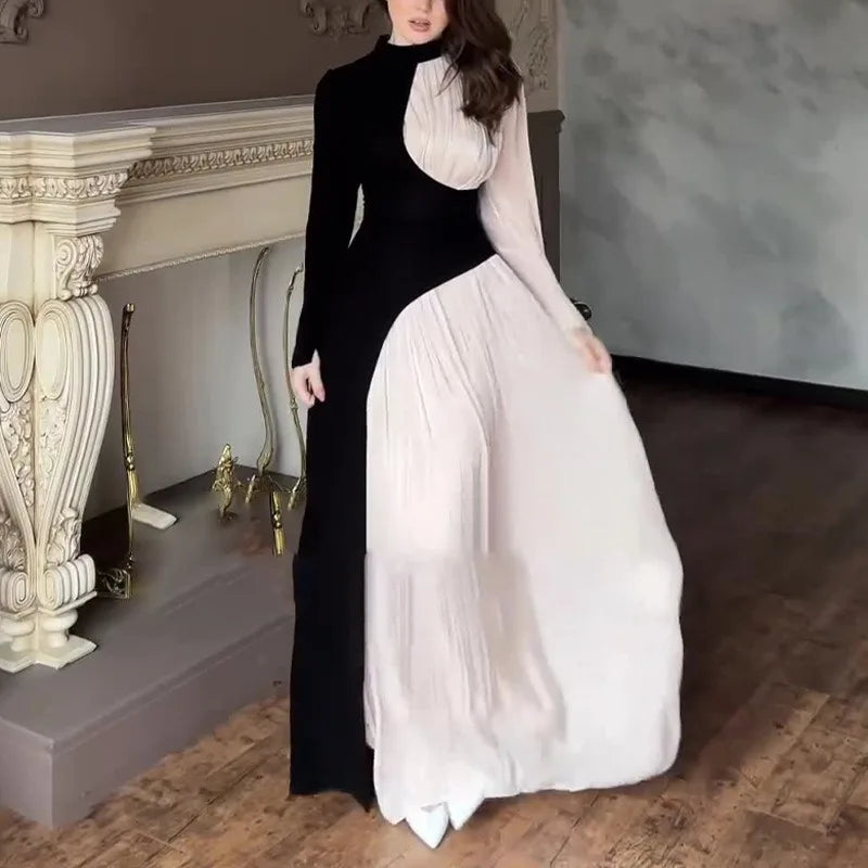 Round Neck Color Blocked Long Sleeved