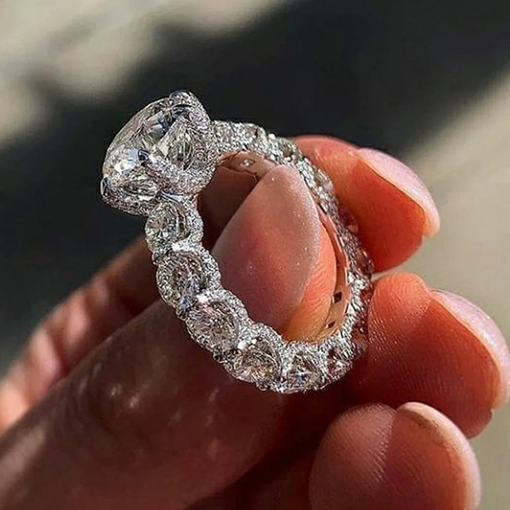 2026 Inlaid Oval Pigeon Egg Cube Zirconia Ring, Fashionable and Personalized Platinum  Engagement High-quality Jewelry