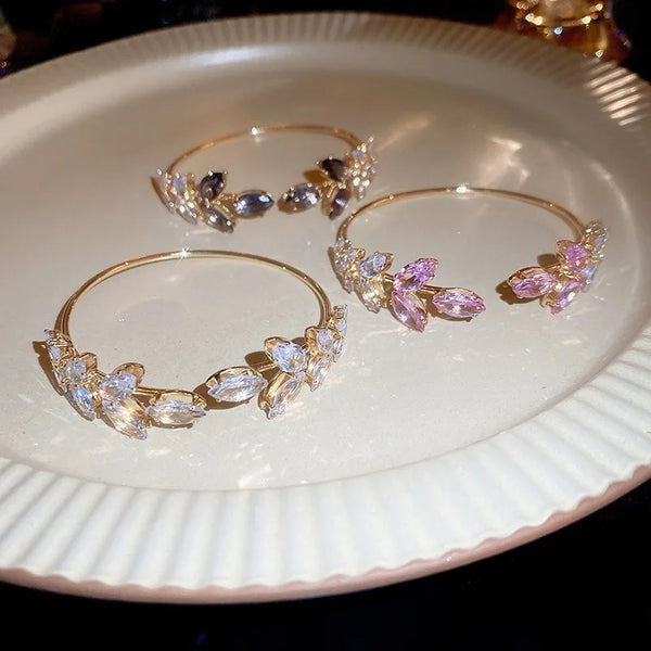 Elegant zircon leaf gold bracelet front view