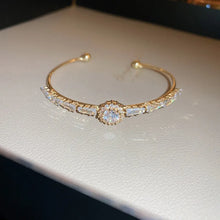 Zircon leaf gold bracelet with sparkling zircon stones